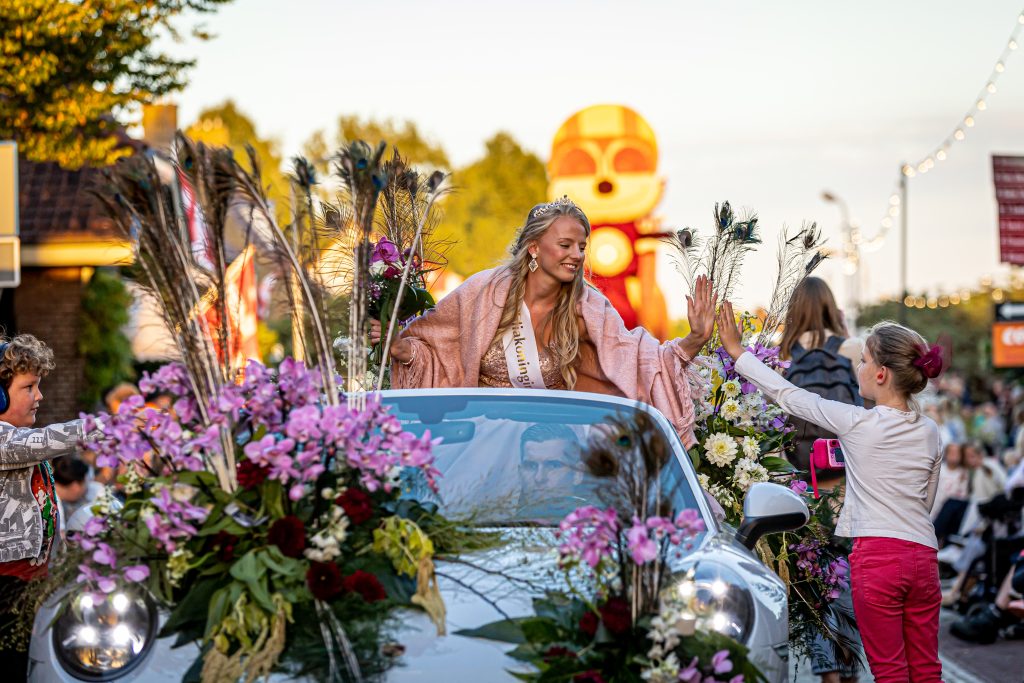Het mooiste verlichte bloemencorso van Nederland