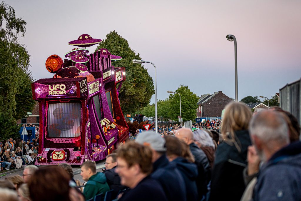 Het grootste verlichte bloemencorso van Nederland
