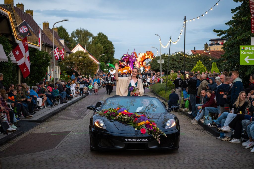 Corso Vollenhove Bloemencorso Flowerparade Holland